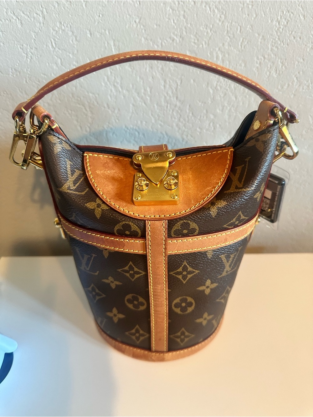 🤎 Louis Vuitton Monogram Duffle Bucket Bag with Gold Hardware - wear 2 ways!